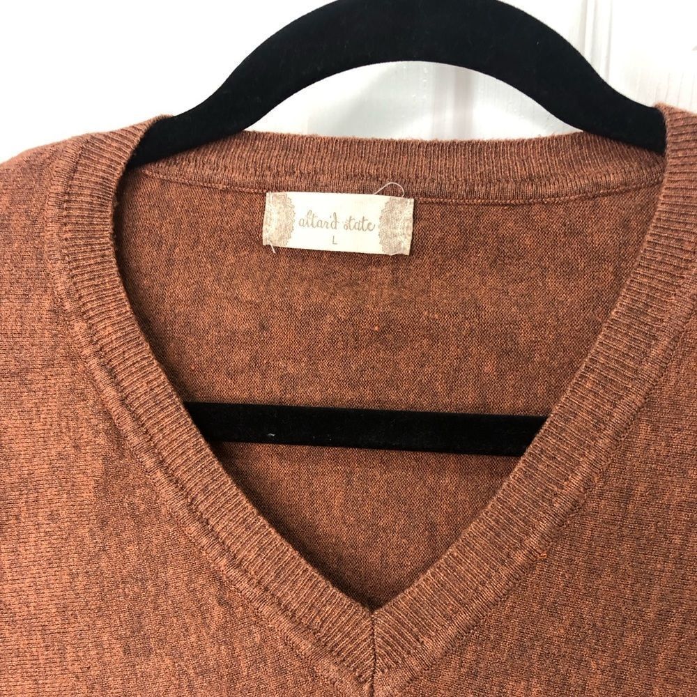 altar’d state long sleeve copper orange v neck sweater with pockets, size large - Picture 11 of 12